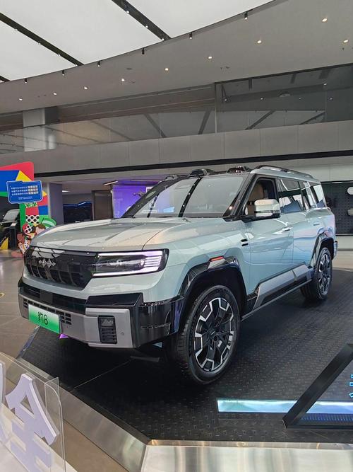 成都新都区迅润翰企业管理咨询比亚迪方程豹硬派越野的爆款，英菲尼迪35周年与你共成长